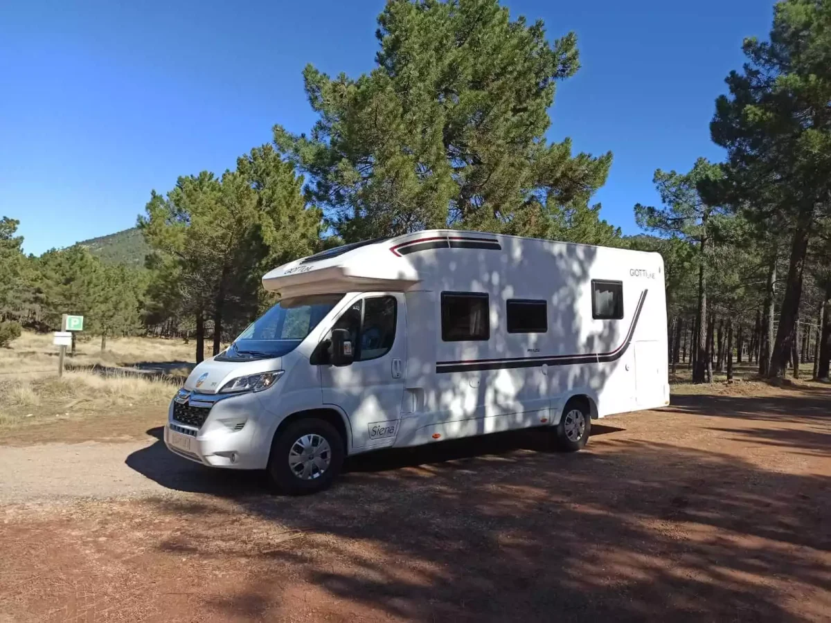Autocaravana de alquiler GiottiLine Siena 390 ZAR - Imagen 3